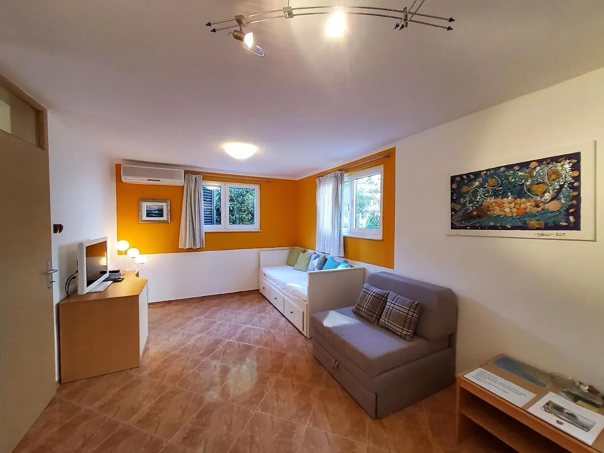 Apartments Petra I Karlo Turanj